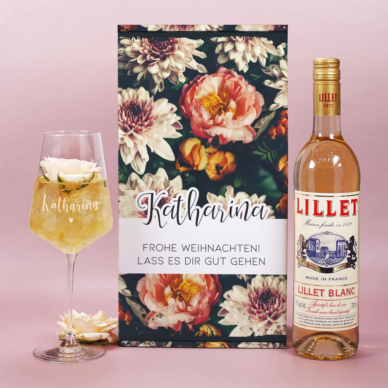 Herz & Heim® Lillet Geschenkset personalisierte Geschenkidee für die Frau mit Vintage Blumenmotiv, Geschenk für Frauen, Geschenke beste Freundin (Lillet Blanc)