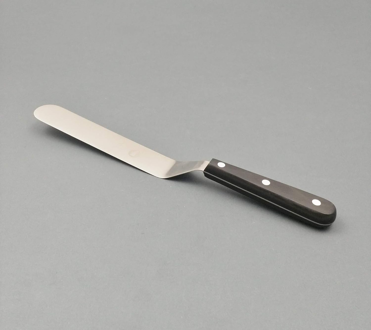 DUE BUOI ICING OFFSET SPATULA - Black Technoplymer Handle - Non-stick Durable.