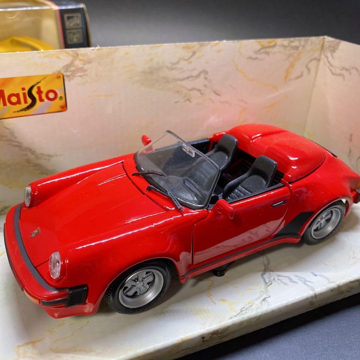 Amazon | マイスト 1/24 ミニカー 911 スピードスター 1989 レッド 