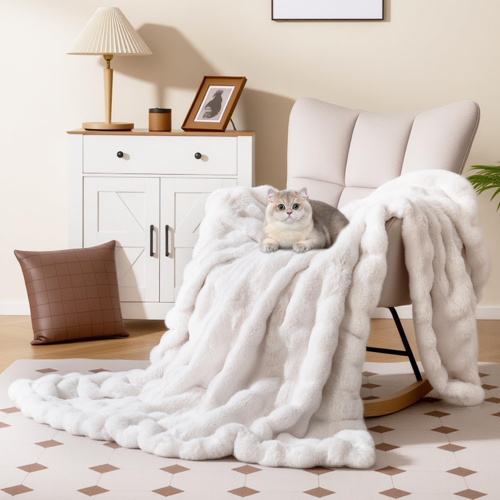 COSTWAY Couverture Polaire Flanelle, Plaid en Fausse Fourrure Chaude et Moelleuse, Épaisse, Jeté de Canapé Confortable pour Lit, Canapé, Fauteuil, pour Toutes Les Saisons (180 x 200 cm,Blanc)