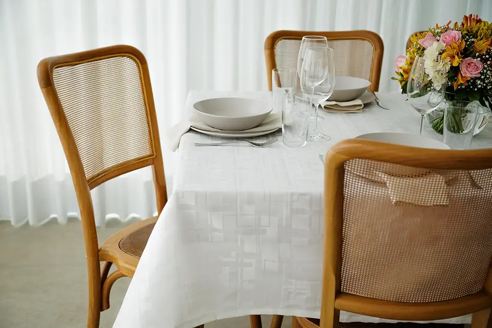 Toalha Mesa Retangular Impermeável 1,80x1,40m Jacquard (Geométrico Branco)