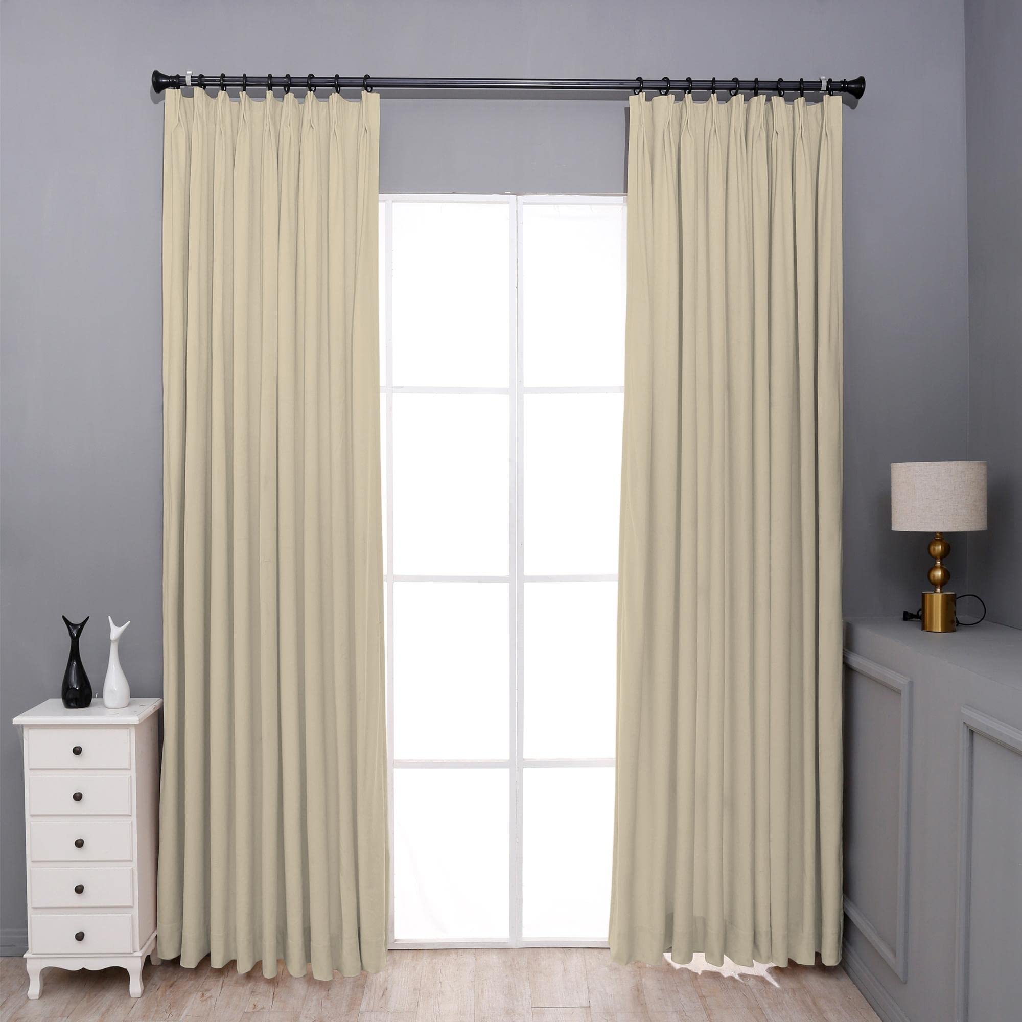 Rideaux occultants de cinéma maison pour obscurité parfaite en chambre