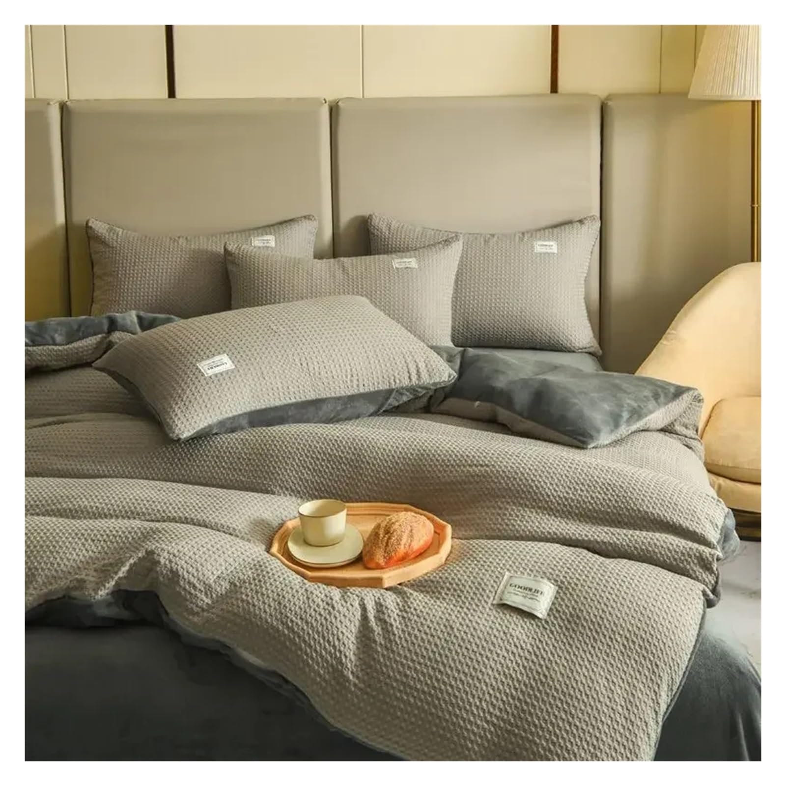 Parure de lit quatre pièces king size en tissu peluche uni raffinement et confort