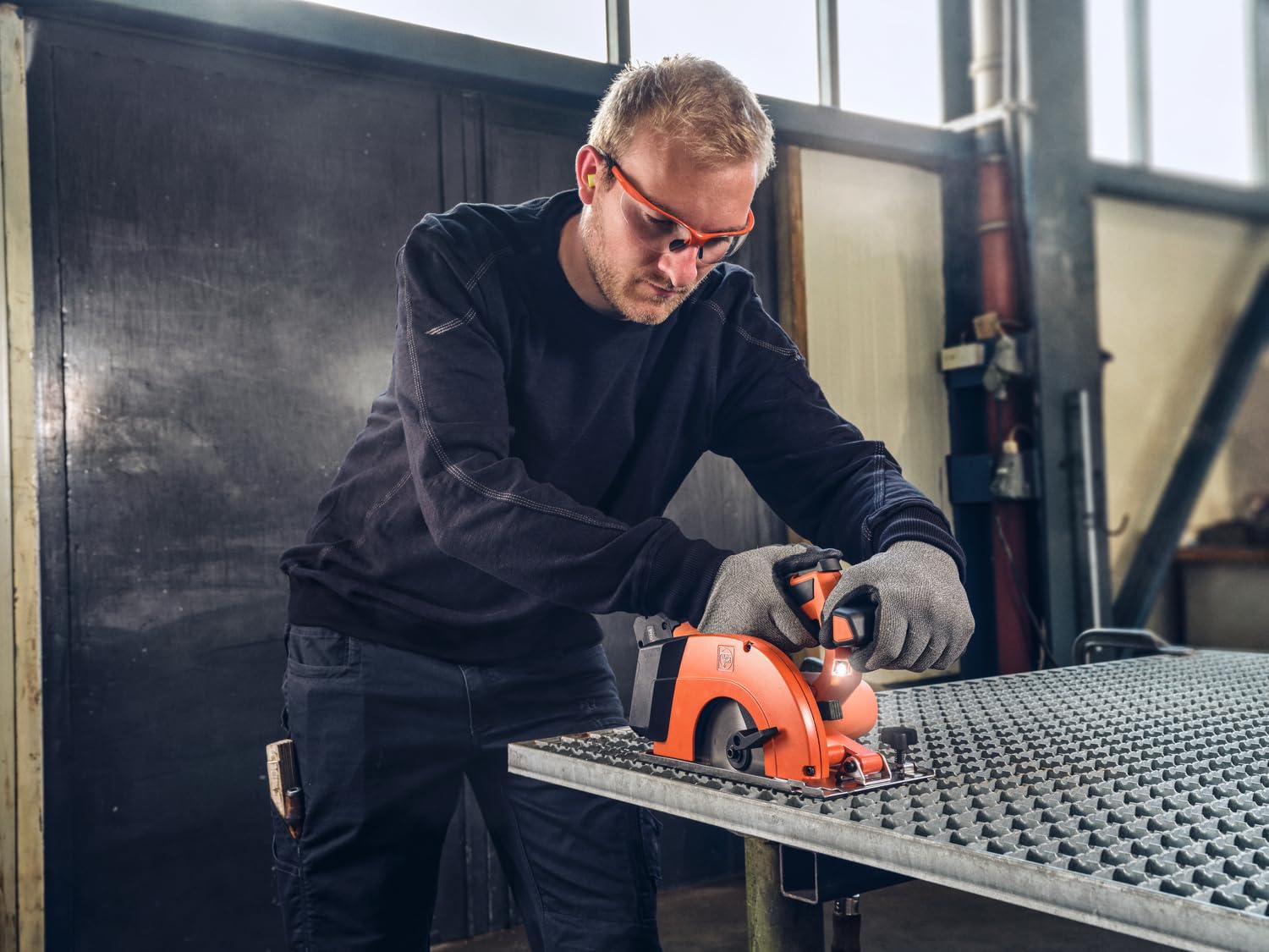FEIN Brzeszczot do piły tarczowej premium do stali nierdzewnej do akumulatorowej piły tarczowej FEIN F-IRON Cut 57 A Ø 150 mm, do szybszego cięcia stali nierdzewnej. 30 zębów, otwór mocujący 20 mm