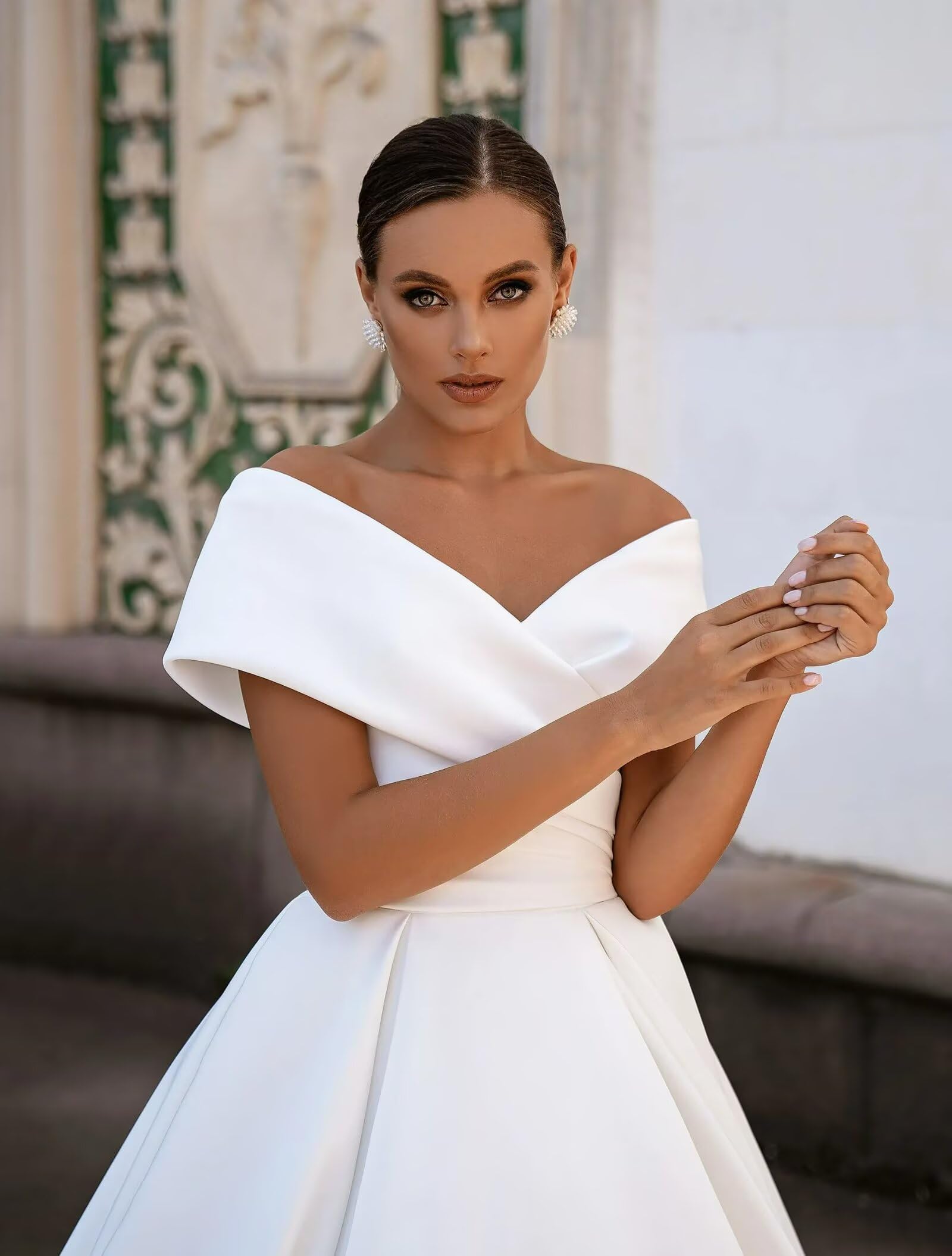 HUINI Satin Hochzeitskleider für die Braut Off-Shoulder A-Linie V-Ausschnitt Strand Brautkleid mit Schleppe