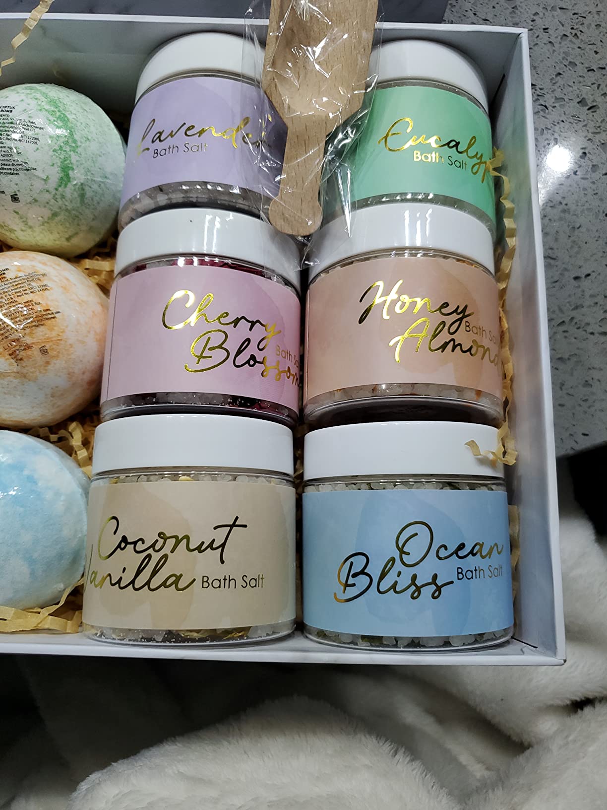 LILY ROY for Women - 15 Pcs Luxurious Spa Gift Set Bath and Body Gift Set for Mom Dad | Perfect Valentines Day, Christmas, Birthday Gifts with 6 x 150g Bath Salt 6 x 100g Bath Bomb for Women