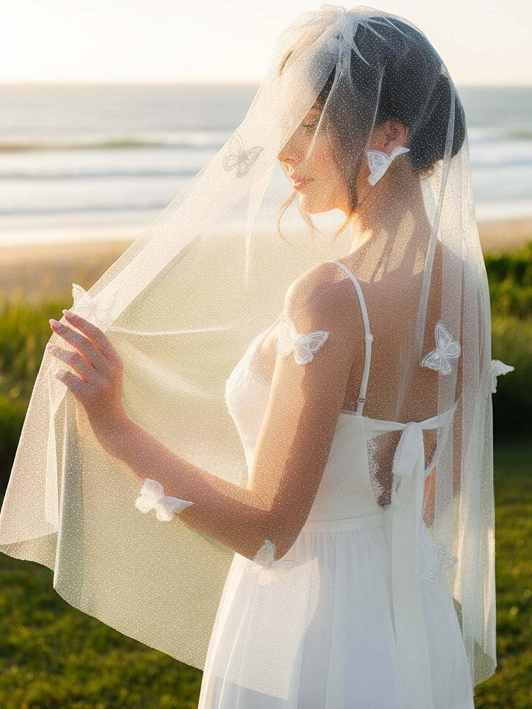 HEREAD Short Bride Wedding Veil with Butterflies Fingertip Length Sparkly Bridal Tulle Veils Hair Accessoies with Comb