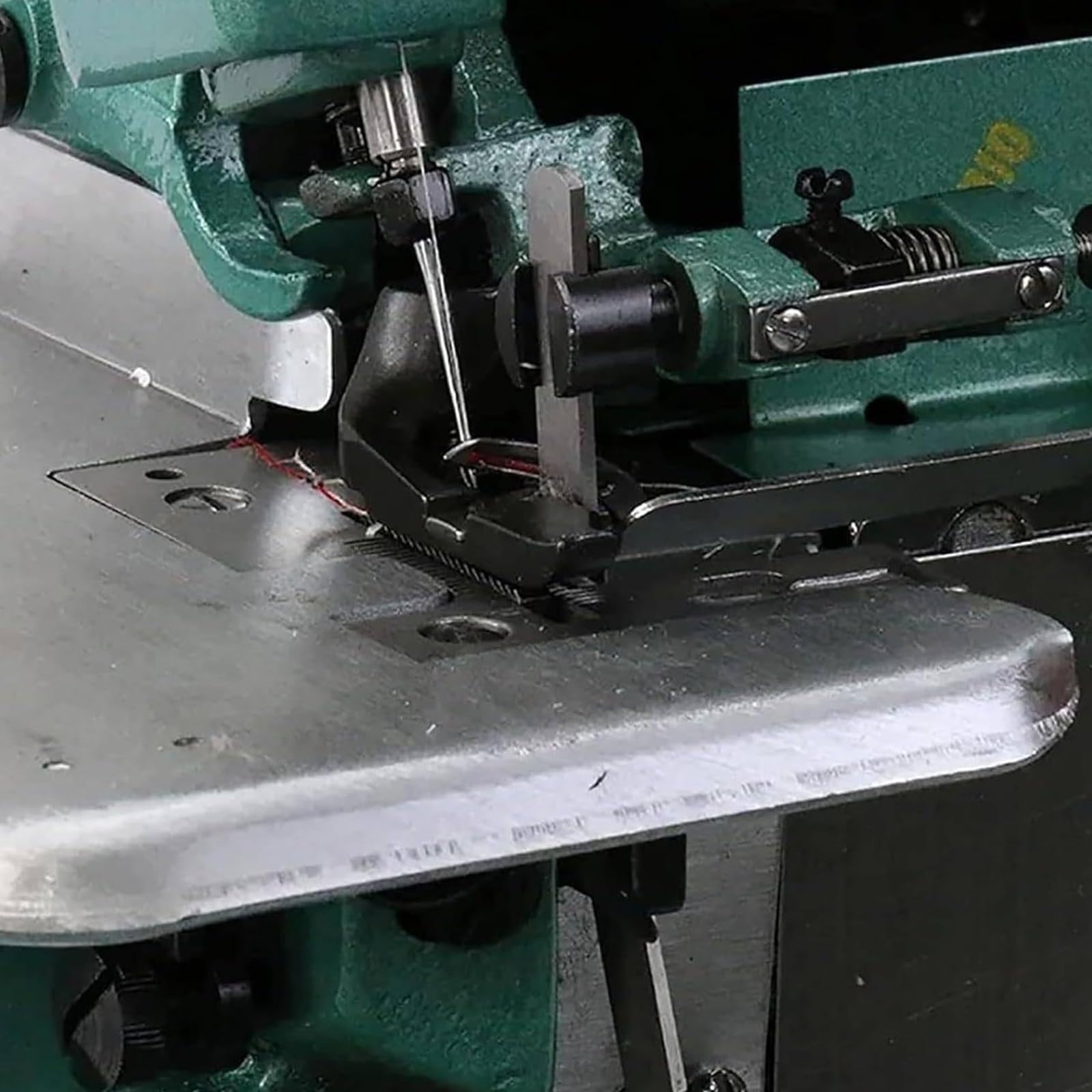 Overlock Serger Machine 3000 SPM High Speed 3-nitkowy overlocker, regulowana szerokość ściegu 3,0-5,0 mm, wytrzymała metalowa rama do grubych tkanin