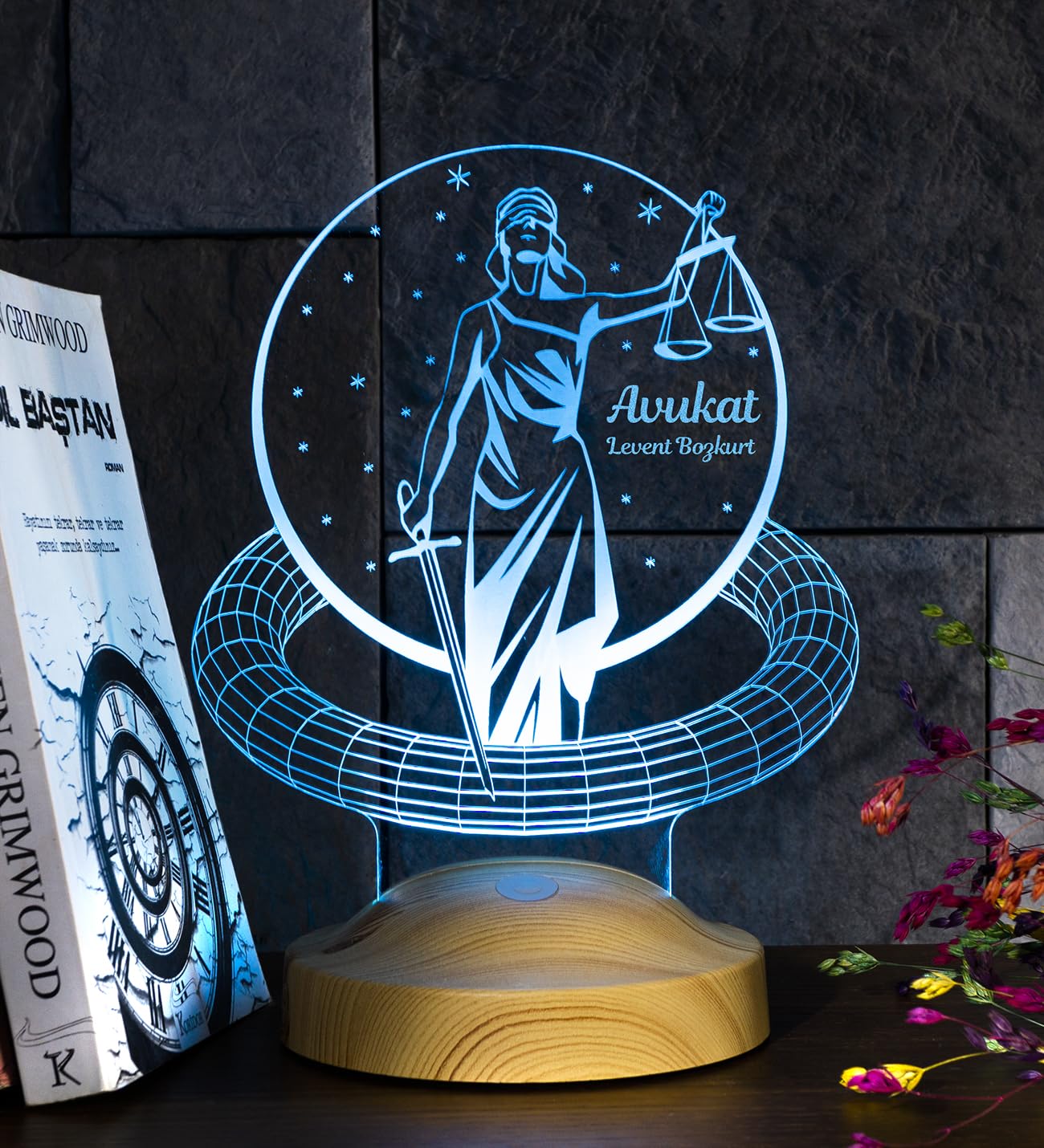 Avukat Hediyesi 3D Led Lamba, Avukatlar Günü Hediyesi - Kişiye Özel Adalet Sembolü Themis Masa Lambası Avukatlara
