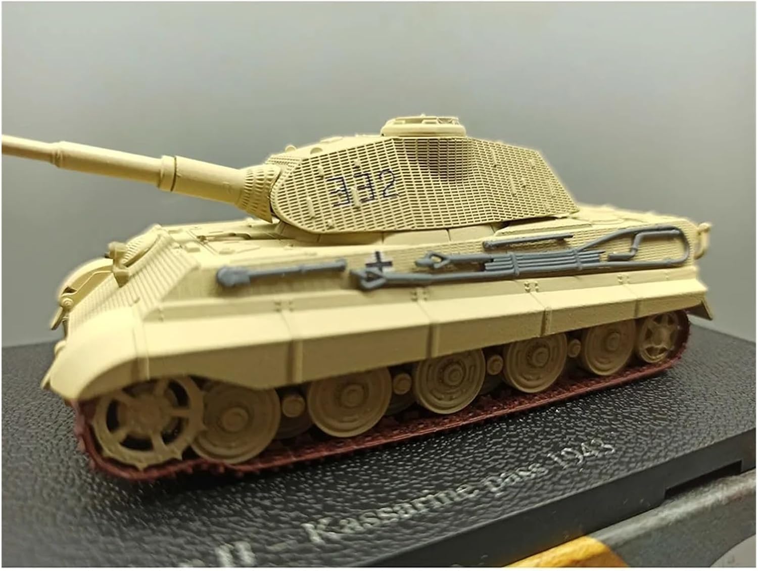 Realistic Tank 1:72 Scale for German Tiger II King Heavy Tank Model Kit Static Die Casting Collectible Ornaments Static Tank Model