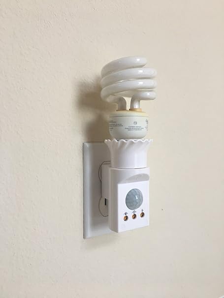 Motion Detection Sensor Switch Light Socket w/Power Plug 110v Security Garage