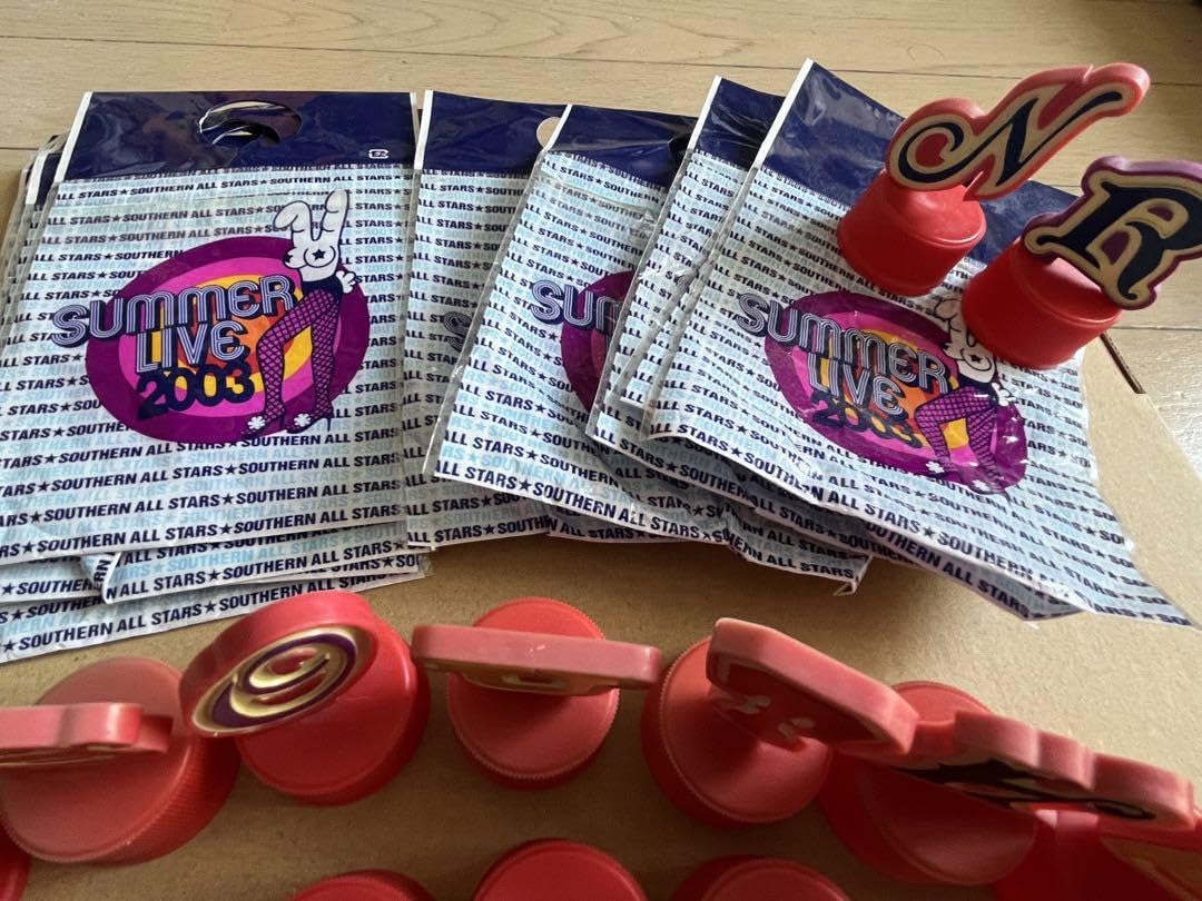 新品未開封サザンオールスターズ　ボトルキャップ　お揃い　12セット 新品未開封サザンオールスターズ ボトルキャップ お揃い 12