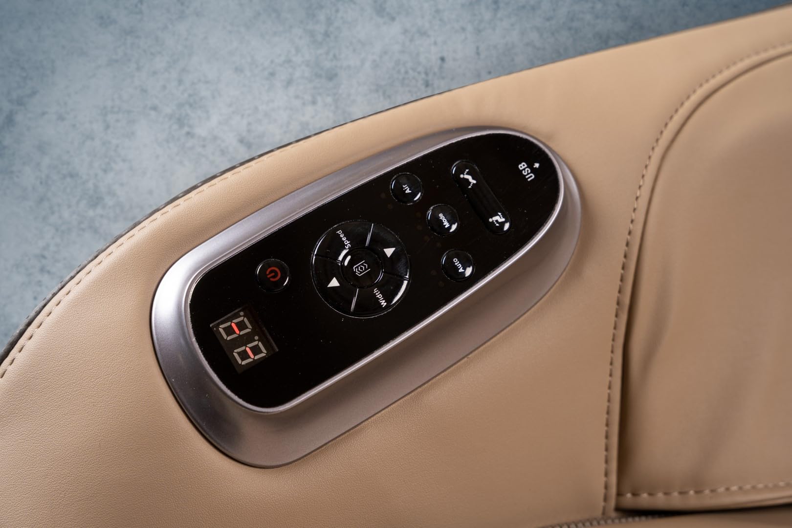 Poltrona massaggiante Comfort Alpha | 6 tipi di massaggio, shiatsu, massaggio ad aria, massaggio piedi e schiena, Bluetooth, schienale ergonomico, funzione scansione del corpo