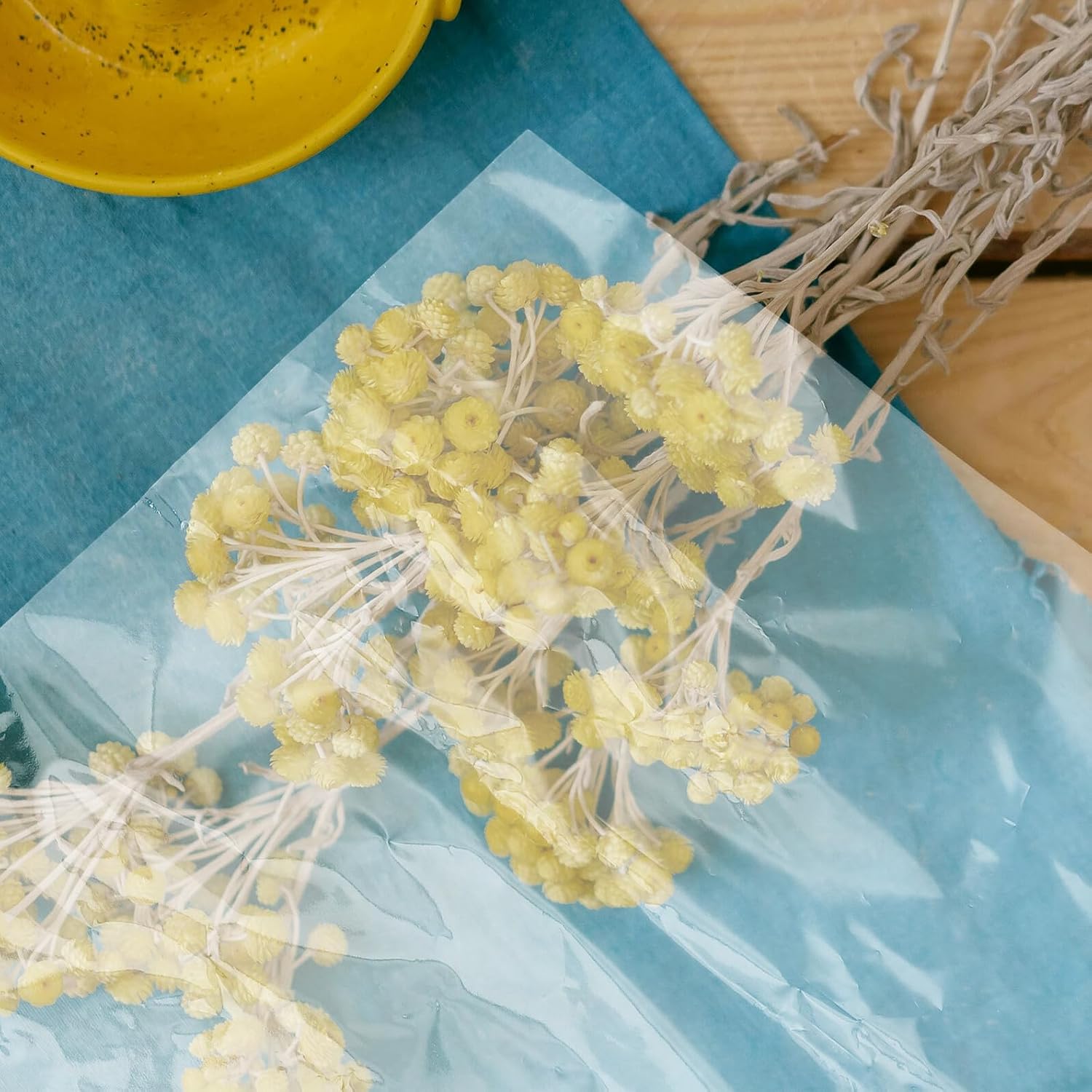 LRXIYODE 100pcs Transparent Cellophane for Flower Wrapping Clear Floral Wrapping Film for DIY Bouquets Florists Wedding Decorations