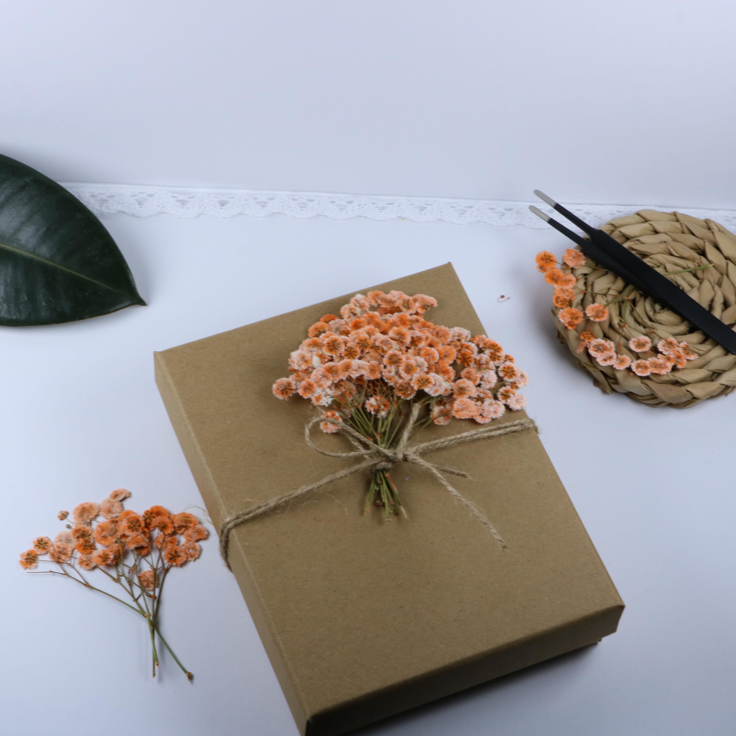 Gypsophila 100 szt. pomarańczowe suszone kwiaty do żywicy, tłoczony kwiat na zaproszenia ślubne pieczęcie woskowe