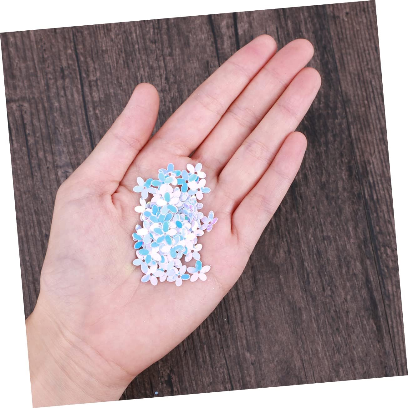800pc Five-Petal Flower Sequins for Clothing Decor Bright White PVC Embellishments for Patches Jewelry Accessories and Garment Decoration
