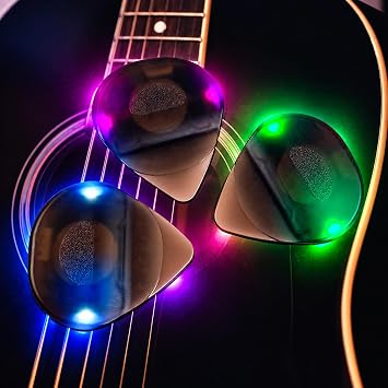 LED Cool Guitar Picks, 3Pcs 0.6mm AUTO Glowing Guitars Plectrum