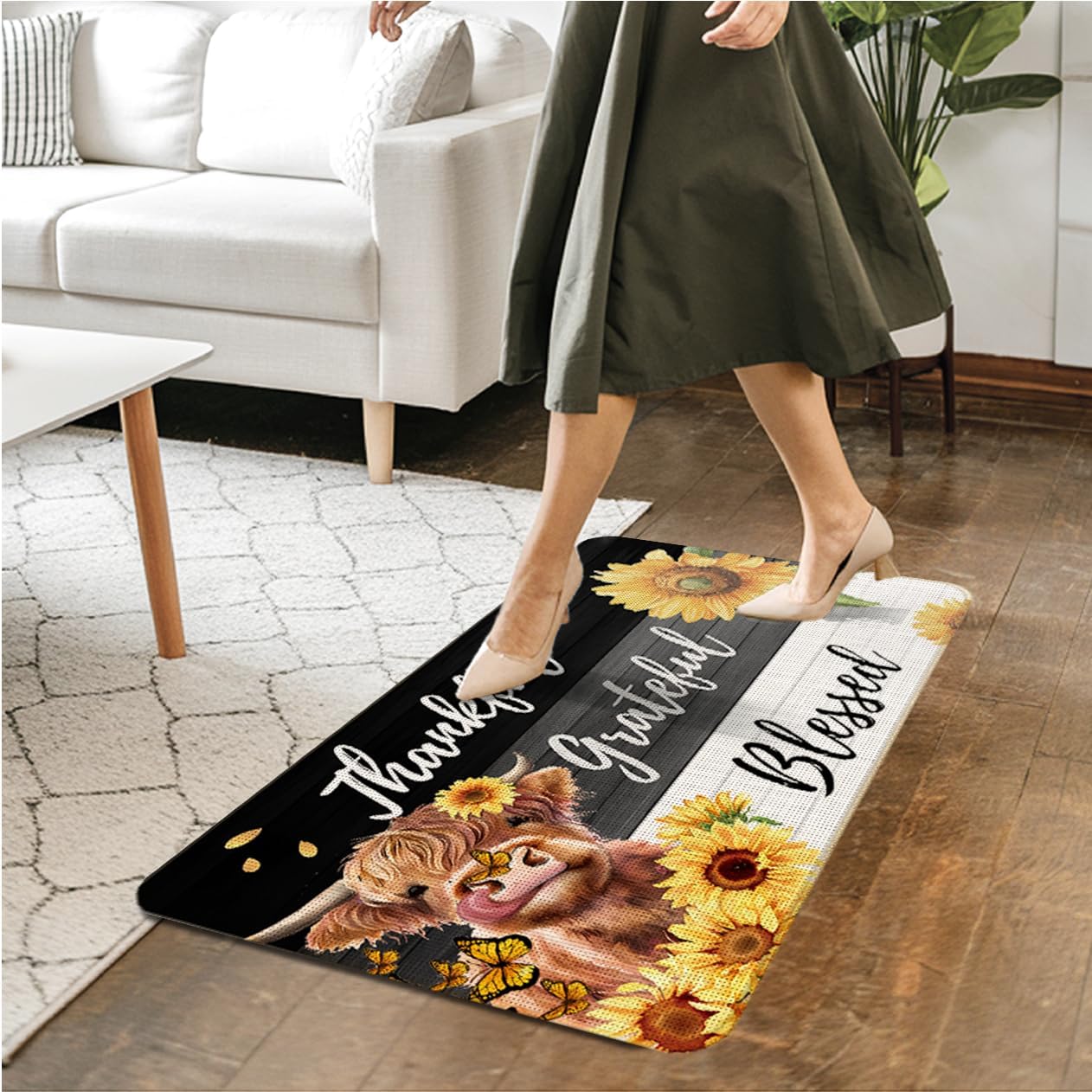 Rustic Highland Cow Sunflower Door Mat, Thankful Grateful Blessed Doormat Outdoor Indoor Entrance, Farmhouse Floral Cow Welcome Mats for Front Door, 17x30 Inch