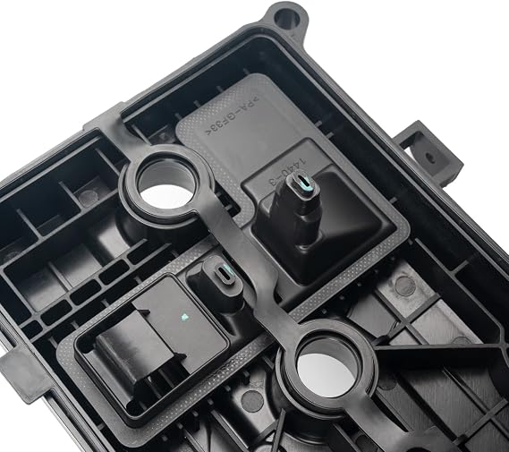 Engine Valve Cover with Gasket Fits for Nissan Sentra 2007-2012