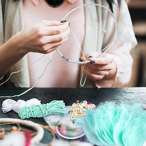 Miniatura 6 de BigOtters Kit de anillos atrapasueños, bricolaje atrapasueños para niños, hecho a mano, red circular de plumas nativos americanos para guardería,