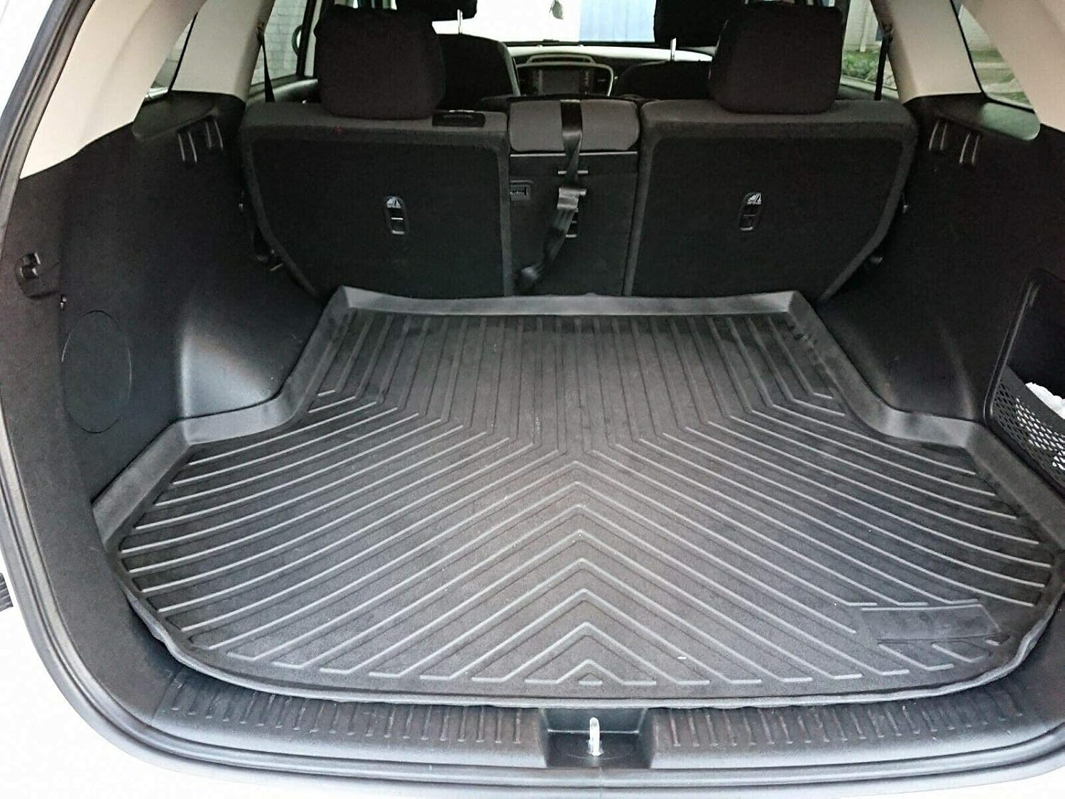 Cargo Liner - Trunk Mat for KIA Sorento (5 Seats) 2016-2018 – Weather-Resistant Trunk Mats for Cars with Raised Lip – Non-Slip Car Trunk Mat Rubber – Laser Pre-Cut Design