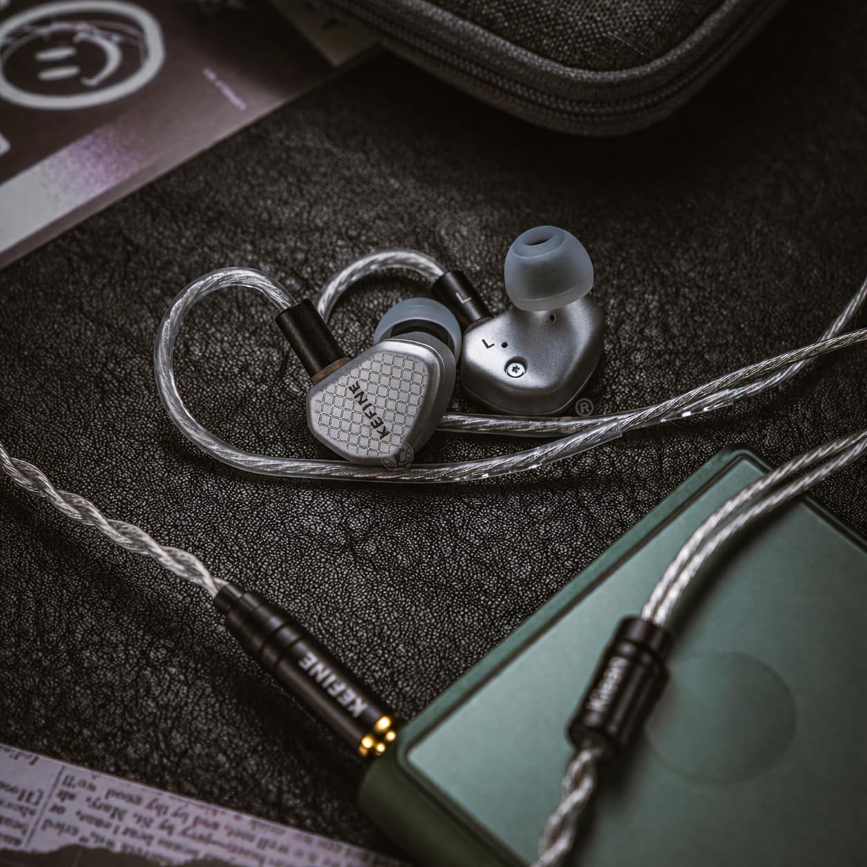 Kefine Klean SV 10mm DLC-Membran Dynamic Driver Ohrhörer, 1DD In-Ear-Monitor Kopfhörer, HiFi verkabelte IEM-Ohrhörer mit zwei austauschbaren Aufsätzen, abnehmbares 0,78 2-poliges Design (Silber, 4,4
