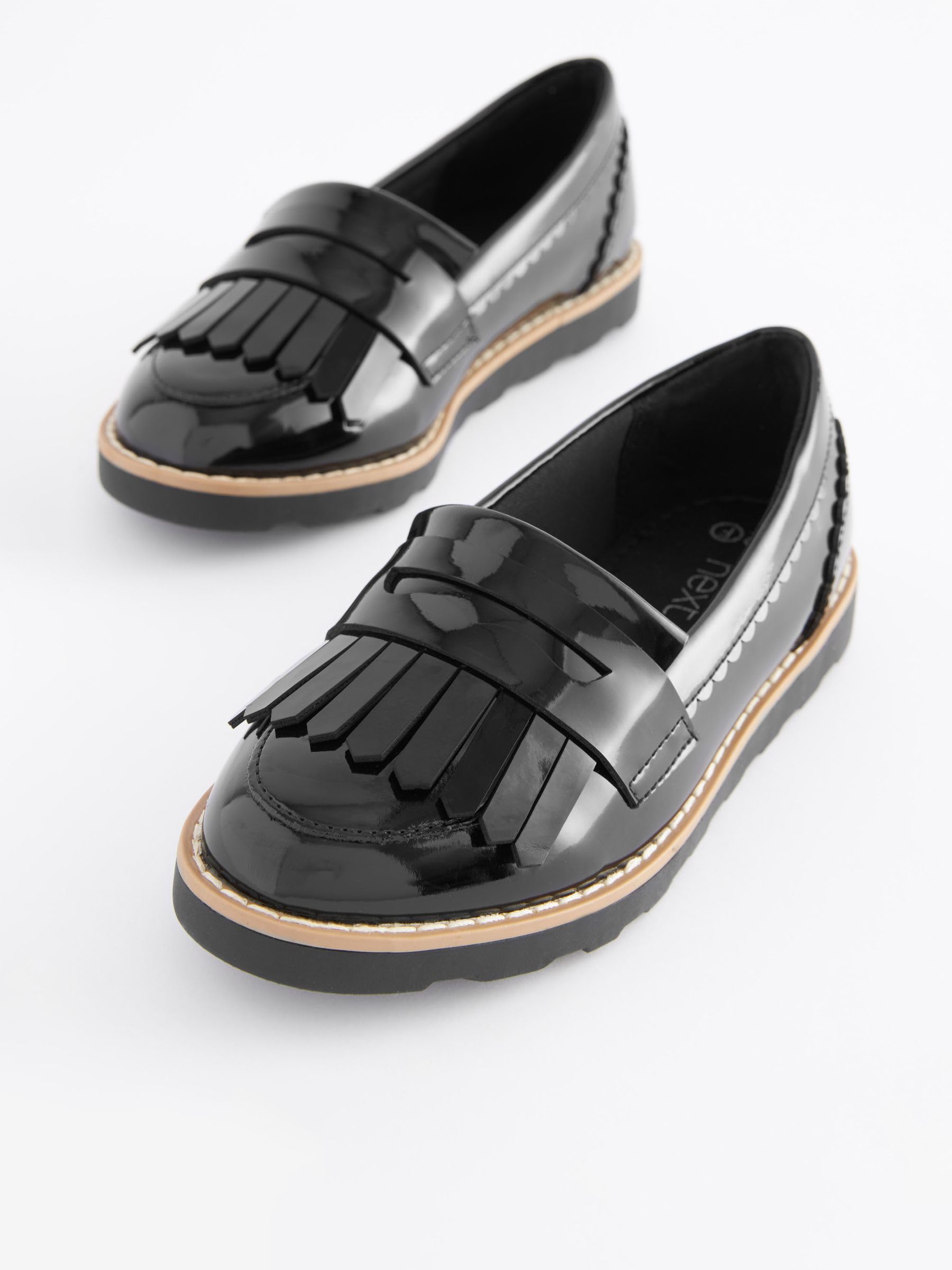 NEXT Fille Mocassins d’école à Glands - Pointure Large (G)