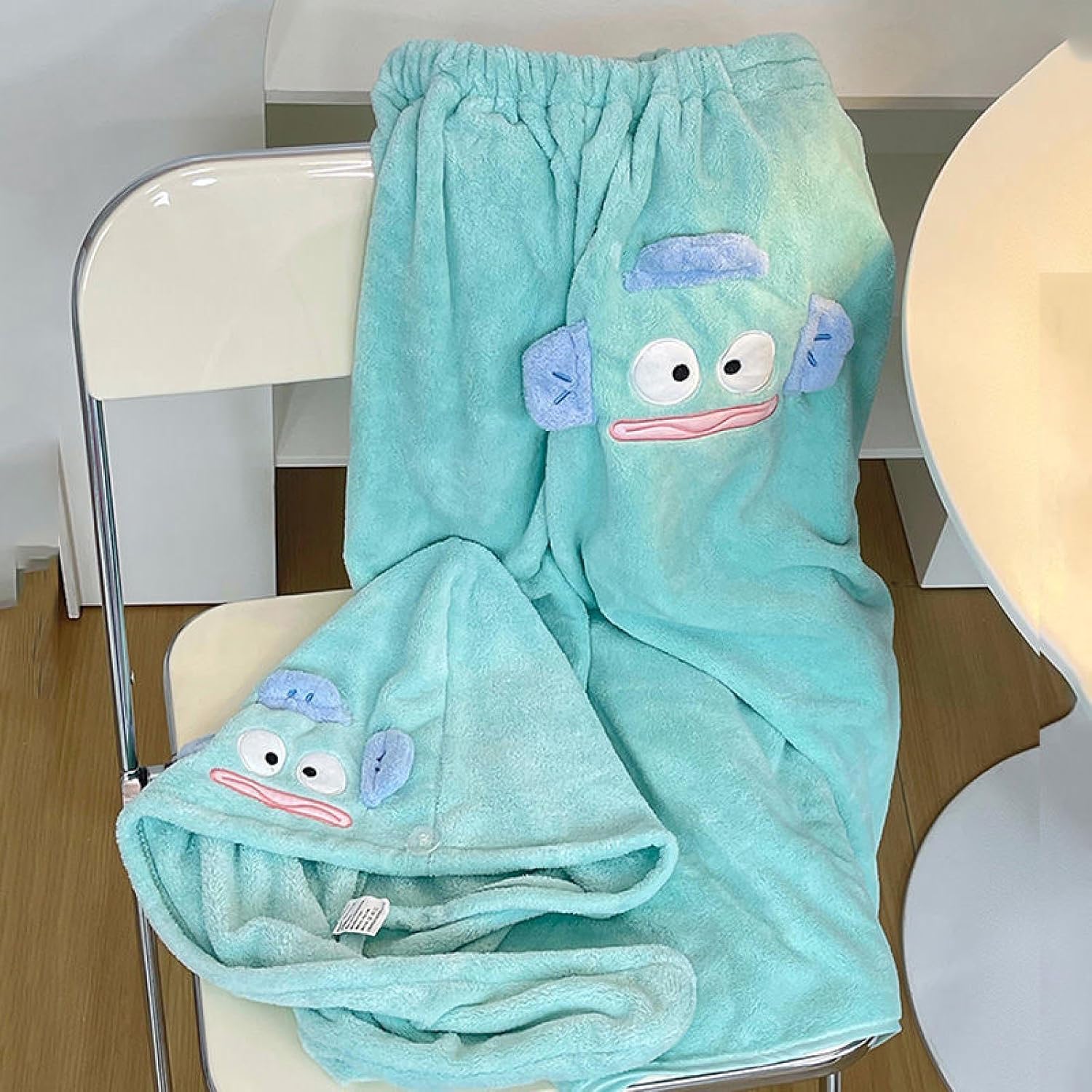 NLISHLIAT Can be Worn or Wrapped in Coral Fleece Bath Towel