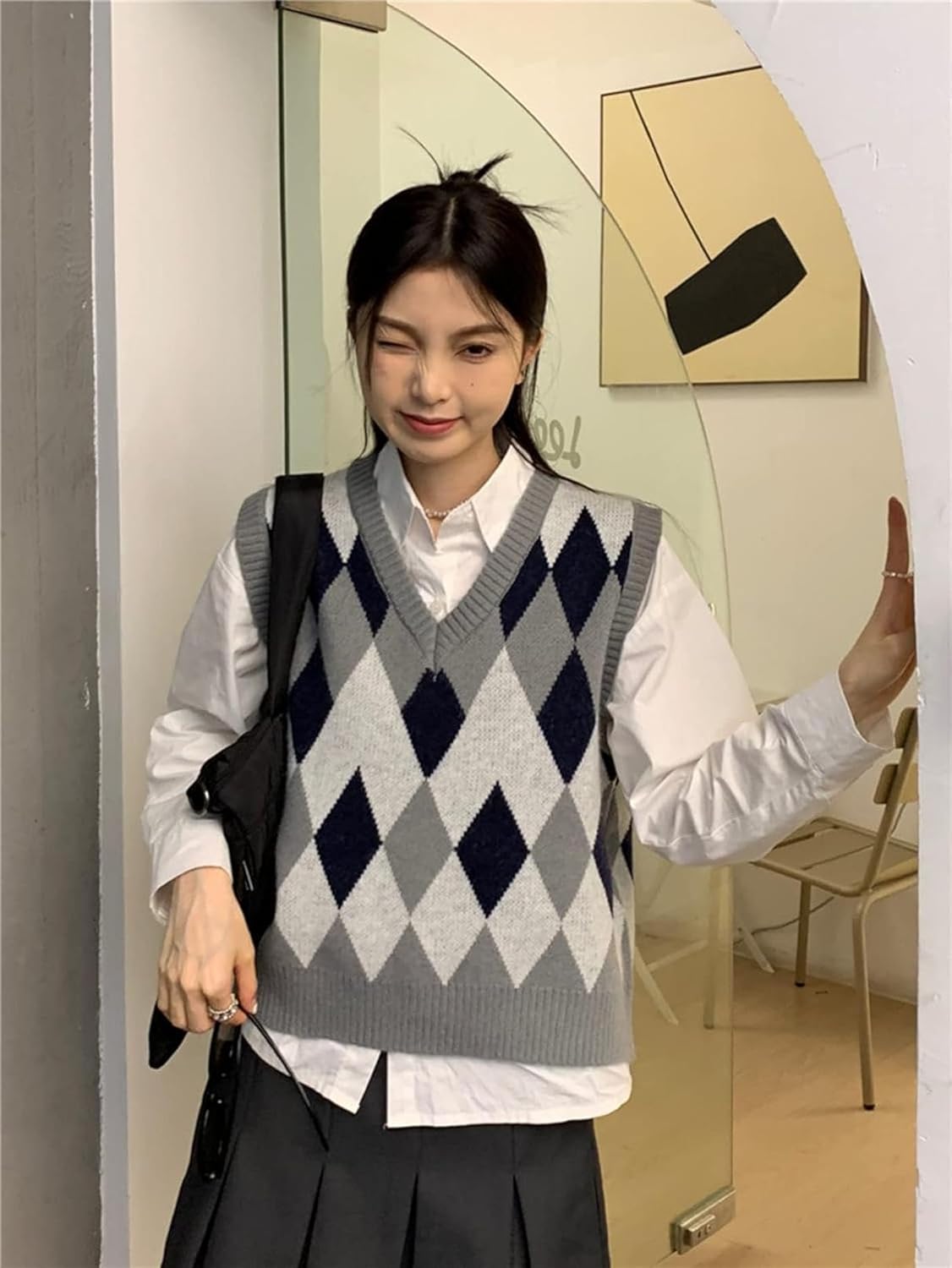 She's Closet（シーズクローゼット）の「クルーネックケーブルアラン編みざっくりショート丈ニットベスト（ベスト）」 - WEAR [ZKYSO] ニットベスト レディース ショートベスト Ｖネック アーガイル チョッキ ケーブル編み 学院風 ジレベスト トップス