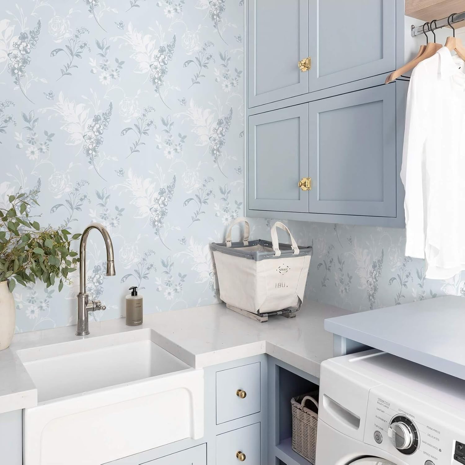 Heroad 17.3inx32.8ft Peel and Stick Wallpaper Delicate Floral Blue Wall Paper French Contact Paper for Cabinet Drawers Self Adhesive Removable Wallpaper for Bathroom Stick on Walls Decor Vinyl Roll