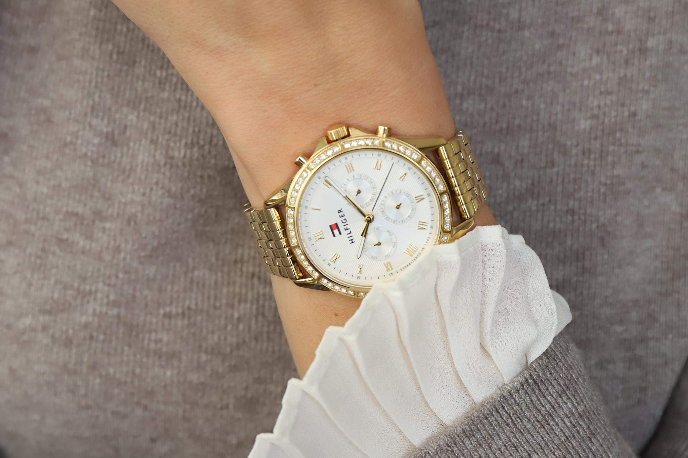 Tommy Hilfiger Multi Zifferblatt Quarz Uhr für Damen mit Edelstahlarmband - Erhältlich aus Gold oder Silber