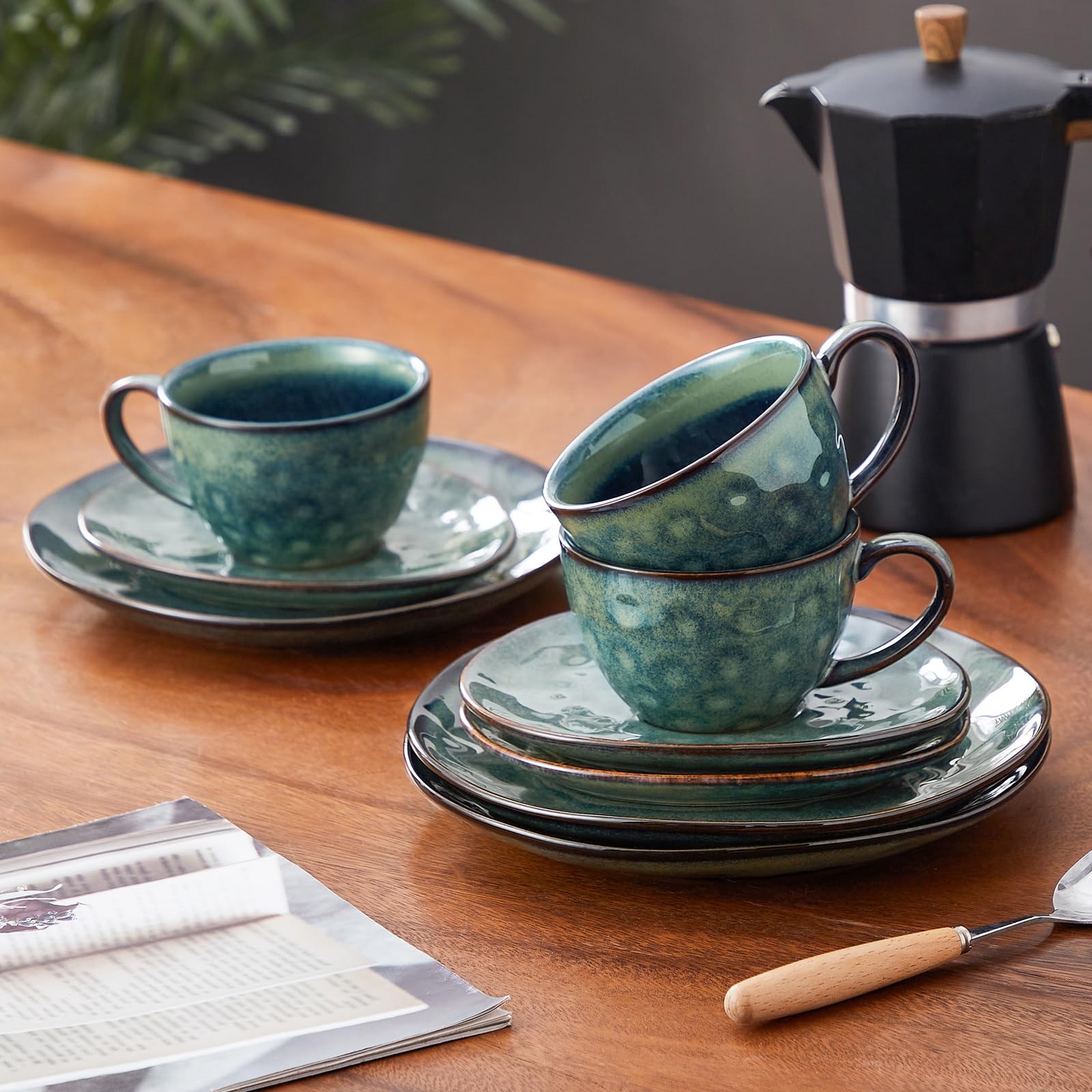 vancasso serie Starry Juego de Taza y Platillo 12 piezas con 4 Tazas, 4 Platillos y 4 platos de postre, Vajillas de Gres para Desayuno/Café, 270 ML Tazas de Café per 4 Persone, Irregular Esmalte Verde