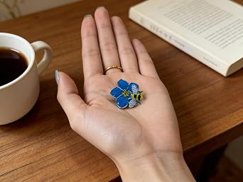 Forget Me Not Lapel Pin Badge Brooch Memorabilia Gift Decorations With Bee