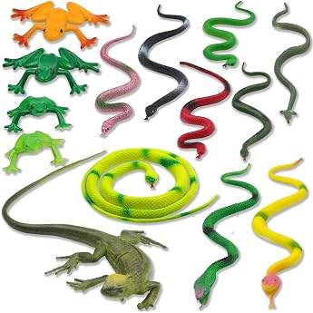 Pinowu Realistic Rubber Snake Animals 1 Lizard 4 Frog Toy 9 False Snakes Assorted for Garden Birds Scare Halloween Favours of the Party Pack of 14