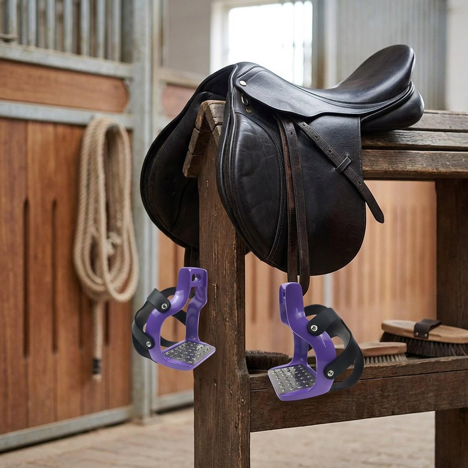Sella per Cavalli in Alluminio, Poggiapiedi Antiscivolo, Robusta per Lunghe Distanze, Viola