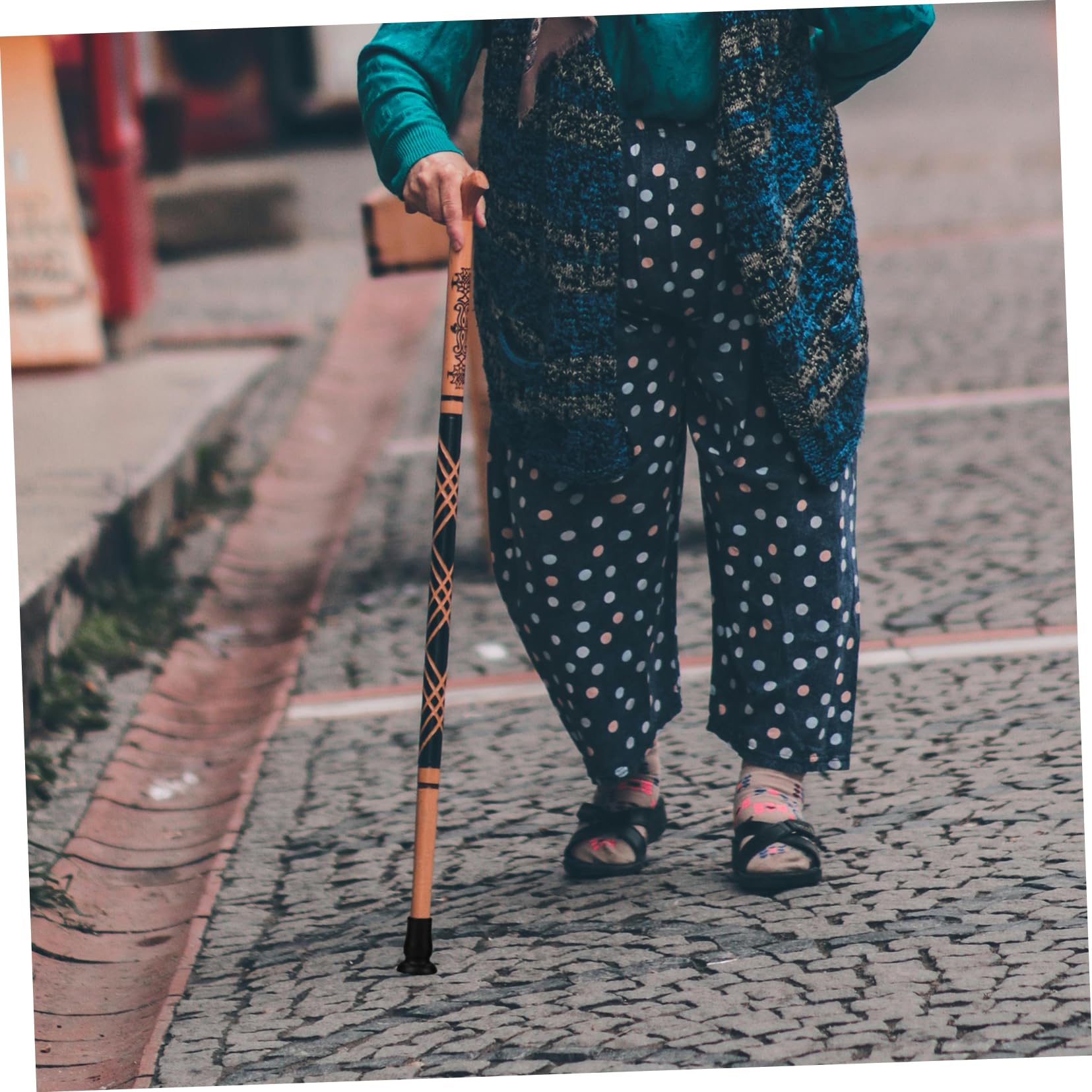 BUTIFULSIC 4pcs Crutch Tips Climbing Pole Pad Rubber Trekking Pole Foot Covers Walking Stick Tips Black