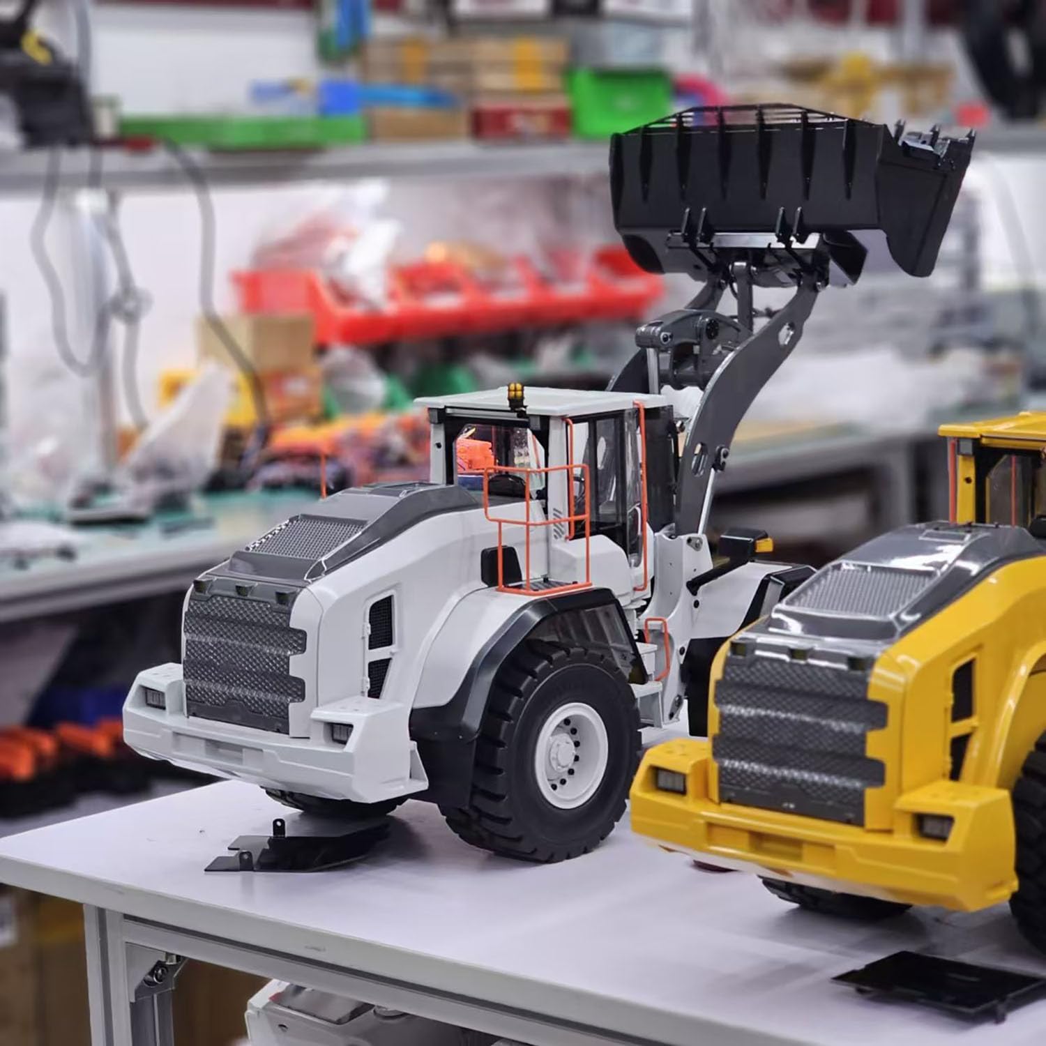 TOUCAN RC HOBBY 1/14 RC Hydraulic Loader E260L Metal Radio Controlled Construction Vehicles Flysky ST8 Radio Brushless Motor LCD Screen