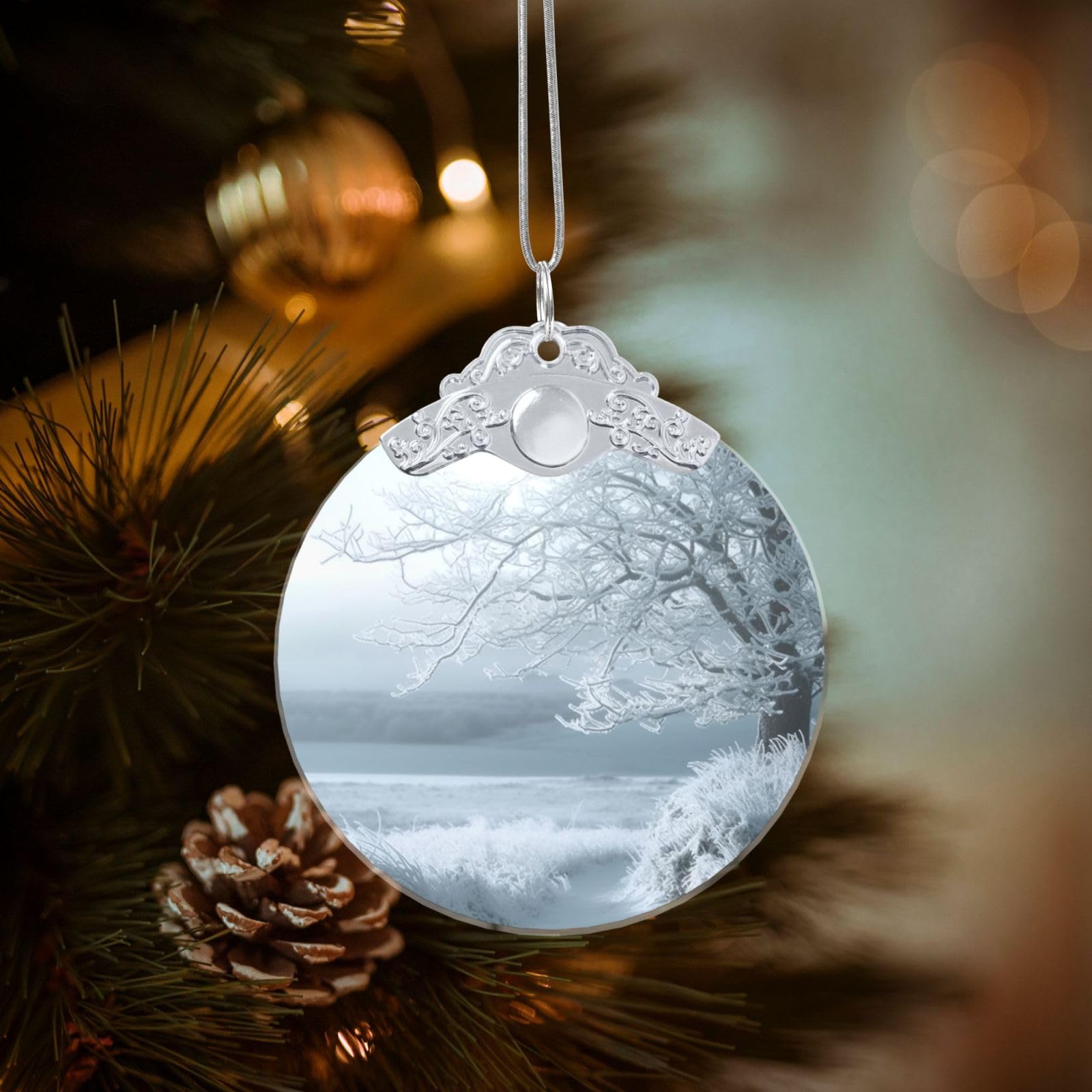 Crystal Christmas Ornaments for Christmas Tree Decoration Hanging Snow and Frosted Tree Ornament with Gold Ribbon Crafts Round Pendant for Keepsake Gifts Glass Xmas Decor Party Supplies