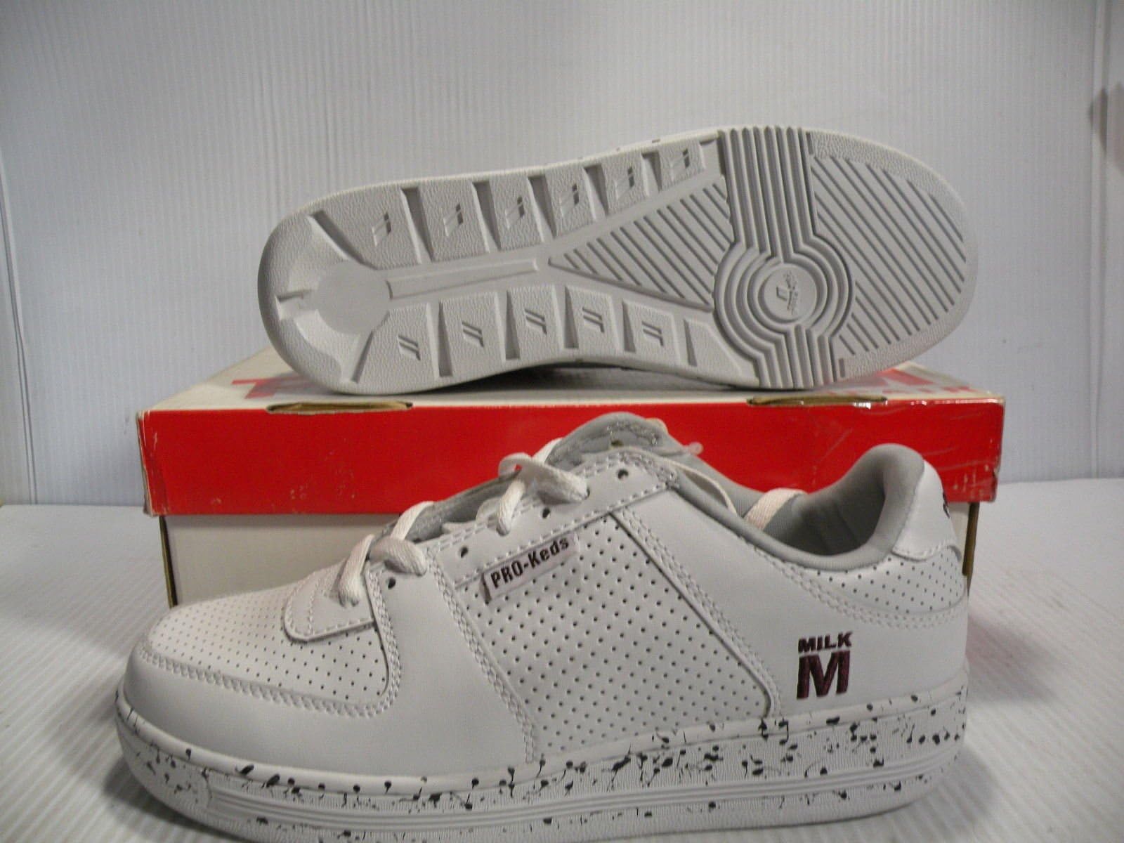 PRO-KEDS 142ND MILK LOW MEN SIZE 11 / WOMEN SIZE 12.5 SHOES WHITE PM1122 NEW