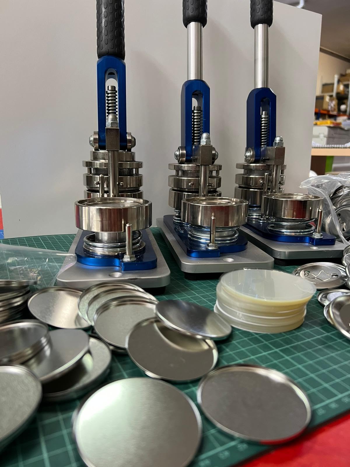 Uvimark | 100 Consumibles completos de chapas para hacer con Abridor, recambios de chapas con abrebotellas y plástico protector para máquinas B150, F300, B500 y B700.