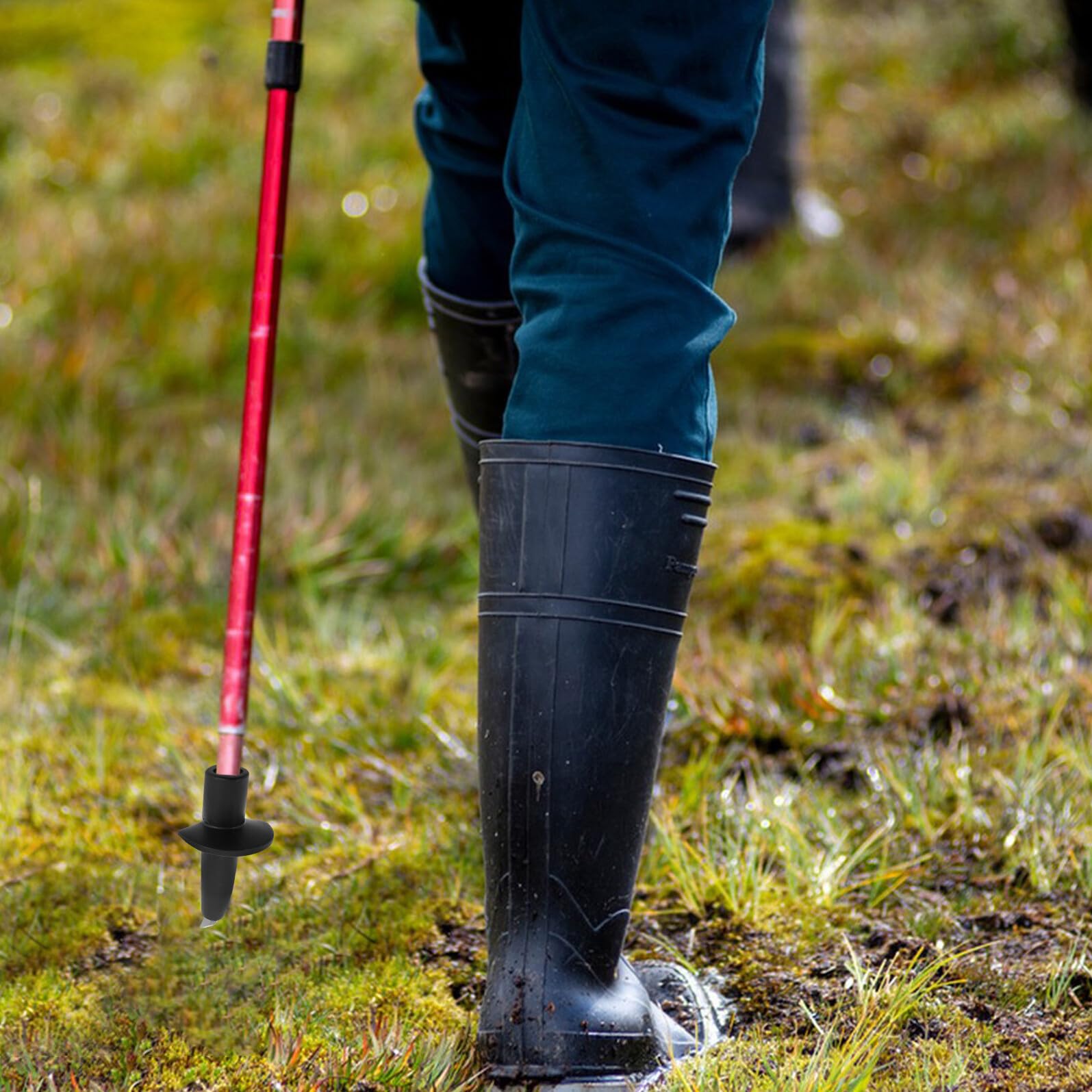 Universelle Trekkingstockspitzen aus Wolframstahl mit Nylon für Verbesserten Halt und Schnelle Montage Beim Skifahren und Wandern in Grüner Farbe
