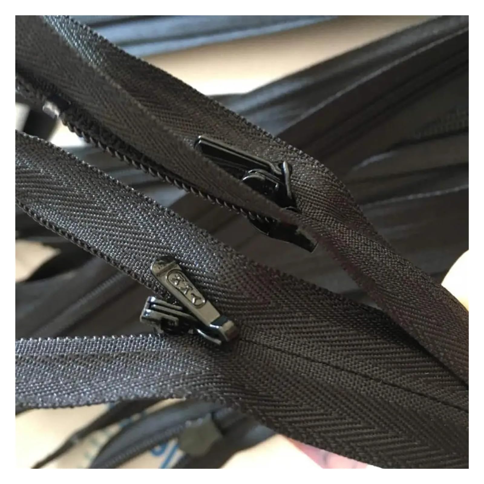 Unsichtbarer Reißverschluss 10 teile/los 3# Unsichtbarer Reißverschluss 25-60 cm Schwarz Weiß for Kleid Rock Reißverschlüsse for Nähen(WHITE,60CM)