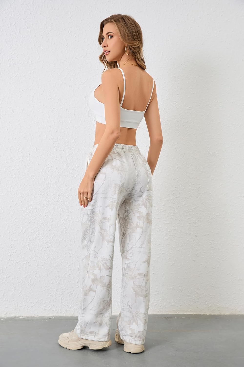 Women Baggy Camo Pants Wide Leg High Waist Drawstring Camouflage Sweatpants Fleece Jogger Pants with Pockets