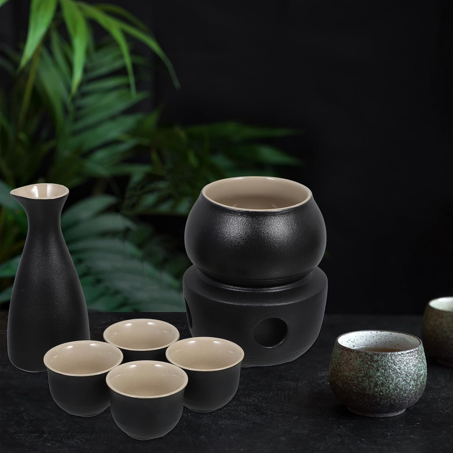 UKCOCO Ceramic Liquor Warming Kit Set with 300ml Pot and 45ml Traditional Japanese-style Sake Cups, Black Vintage Design with Comfortable Surface and Decorative End Table Function