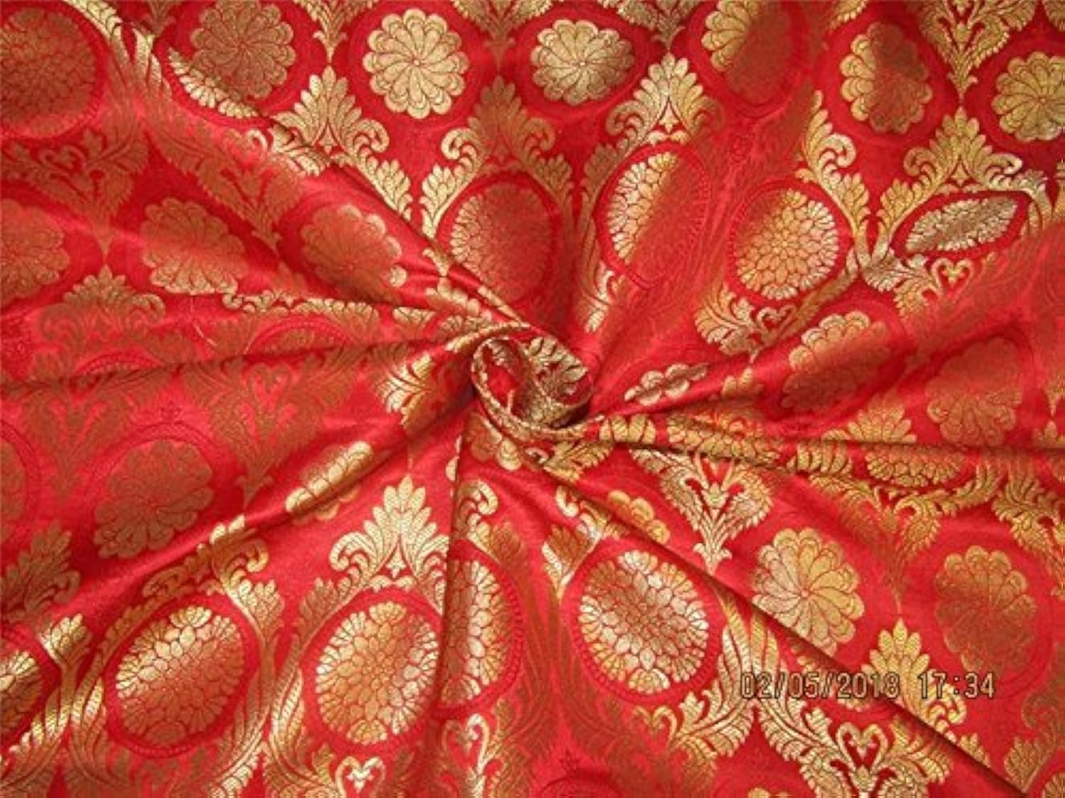 Tissu Soie Brocade d'exception rouge et doré métallique pour haute couture