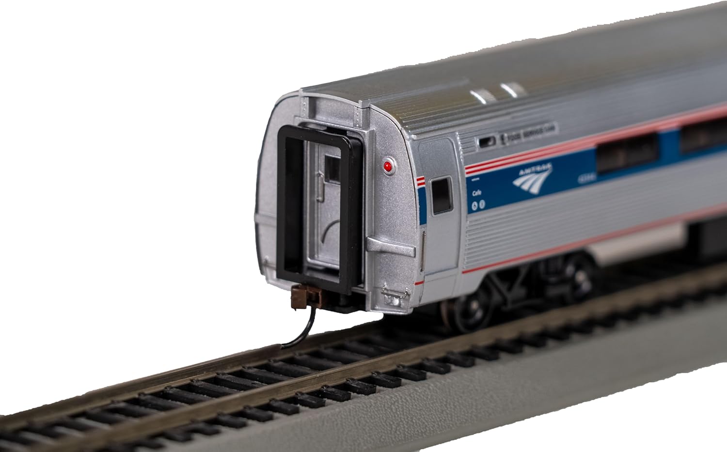 Bachmann Trains - 85' Budd Amtrak AMFLEET - I CAFÉ CAR - Northeast Regional Phase VI #43344 - HO Scale