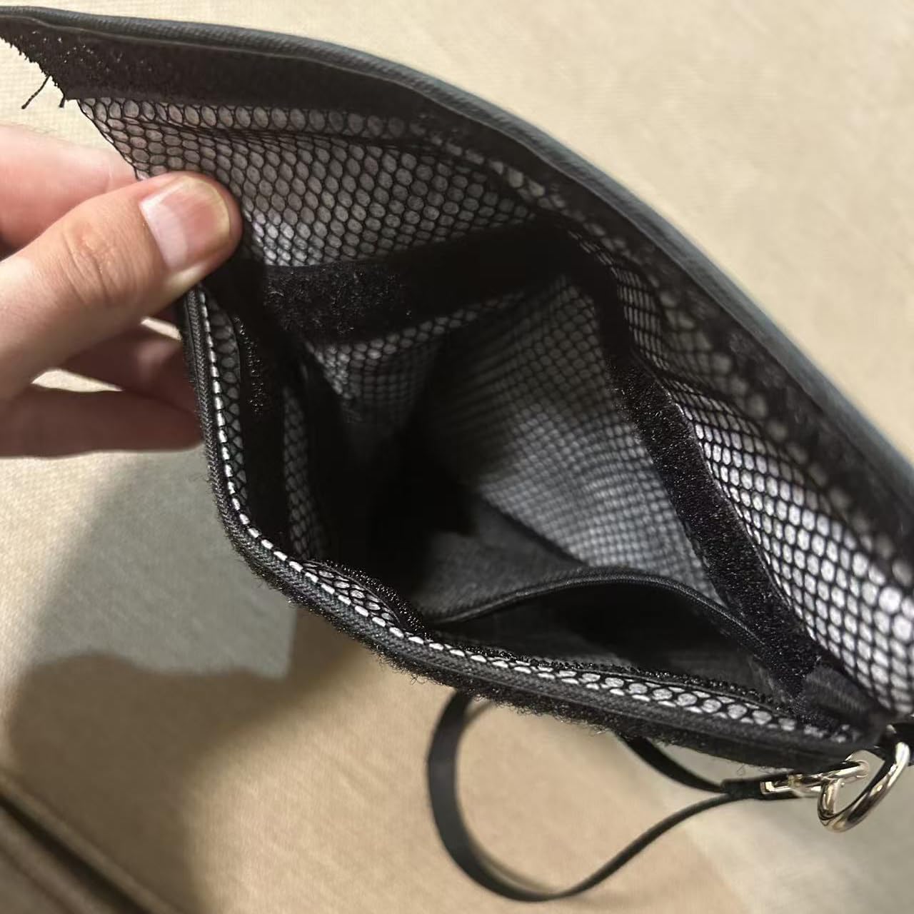 Bolsa a prueba de olores de 7x6 pulgadas, el olor apestoso y maloliente en un saco de almacenamiento hermético con forro de carbono, contenedor premium sin olor con divisor de malla