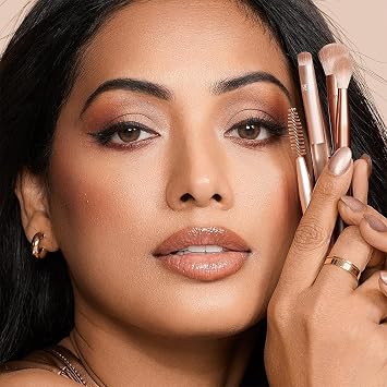 REAL TECHNIQUES New Nudes Daily Swipe Eye Set, Eyeshadow, Liner, Brows, Makeup Tape, For Natural or Smoky Makeup Appearance, set of 7 pieces, synthetic sparkles, cruelty-free and vegan