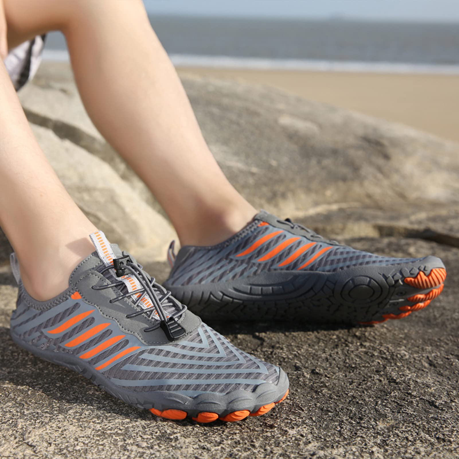 Zapatos Acuáticos para Hombres Zapatos De Playa Descalzos Zapatos De Natación Acuática Yoga Secado Rápido Zapatos Ligeros Zapatos De Fitness Zapatos De Entrenamiento(40 EU, C01-Gray)