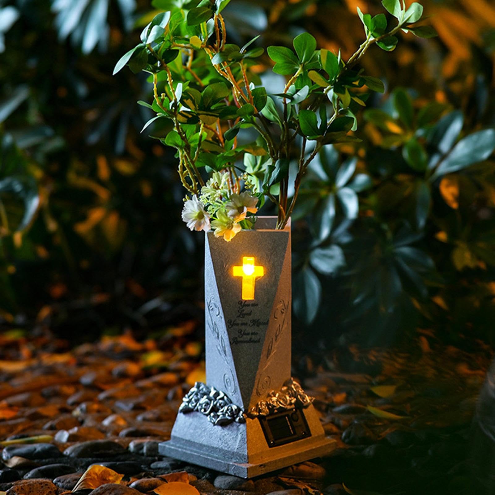 Générique Vase Funéraire avec Lumière Solaire, Décorations Funéraires pour Fleurs Fraîches Ou Artificielles, Vase Funéraire Décoratif Solaire en Résine pour Pelouse, Cour, Cimetière Et Jardin